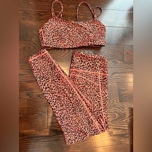 Pink leopard Gap workout set